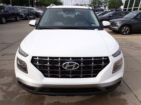 New 2025 Hyundai Venue SEL image 8