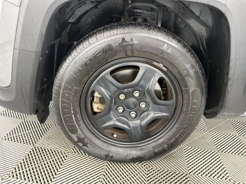 Used 2021 Jeep Renegade Sport image 13