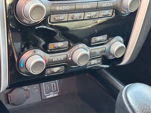 Used 2019 Nissan Pathfinder SV image 36