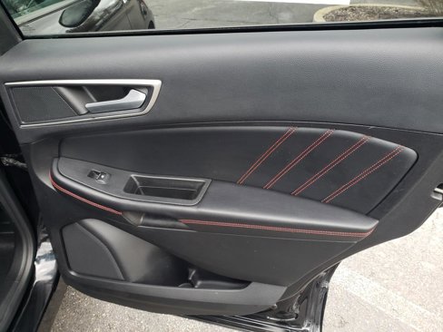 Used 2022 Ford Edge ST-Line image 18