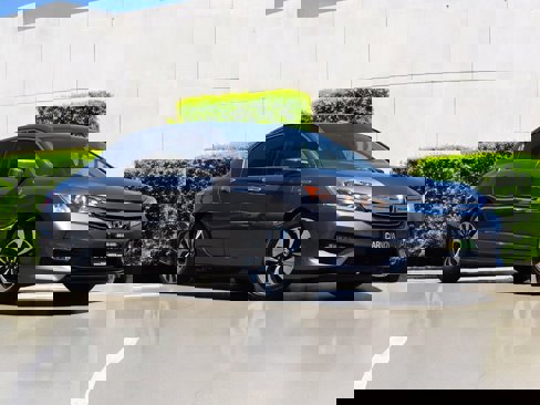 Used 2017 Honda Accord EX-L image 2