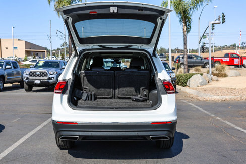 Used 2021 Volkswagen Tiguan SEL w/ 3rd Row Seat Package image 27