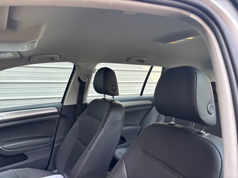 Used 2015 Volkswagen Golf S image 7