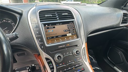 Used 2018 Lincoln MKX Reserve image 29