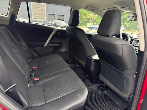 Used 2018 Toyota RAV4 LE w/ All Weather Liner Package image 28