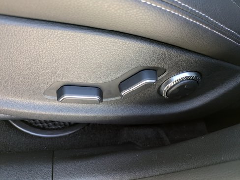 Certified 2024 Genesis GV70 2.5T image 19