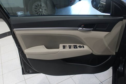 Used 2020 Hyundai Elantra SEL w/ Cargo Package (C1) image 10