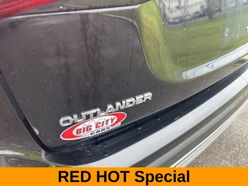 Used 2020 Mitsubishi Outlander ES image 45