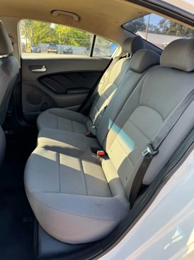 Used 2018 Kia Forte LX image 12