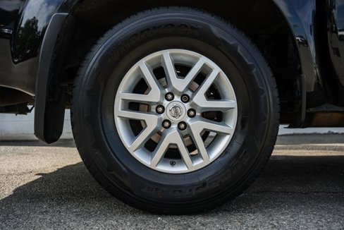 Used 2019 Nissan Frontier SV image 19