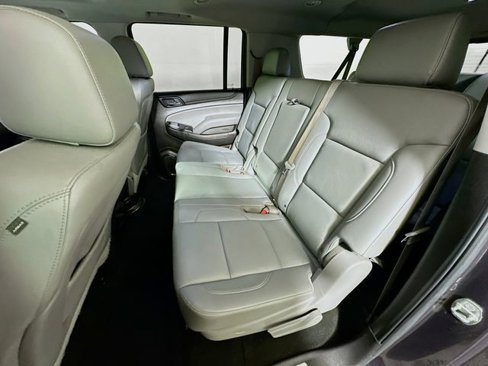 Used 2015 Chevrolet Suburban LT image 24