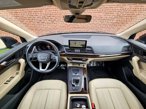 Used 2020 Audi Q5 e Premium w/ Convenience Package image 13