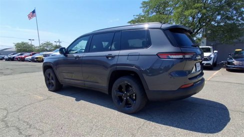 Used 2023 Jeep Grand Cherokee L Laredo image 6