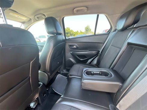 Used 2018 Chevrolet Trax LT w/ LT Convenience Package image 13