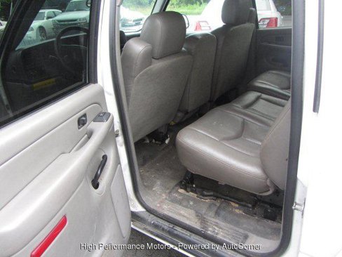 Used 2005 Chevrolet Suburban 2500 w/ Skid Plate Package, Off-Road image 9