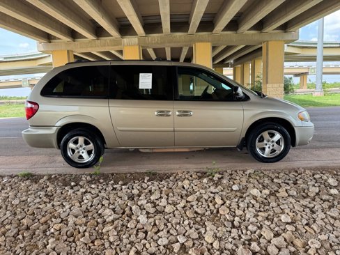 Used 2007 Dodge Grand Caravan SXT image 2