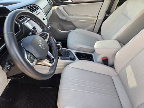 Used 2022 Volkswagen Tiguan SE image 15