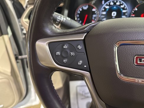 Used 2019 GMC Acadia Denali image 25