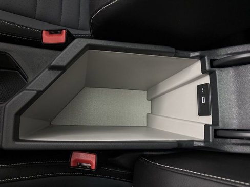 Used 2025 Volkswagen Jetta SE image 46
