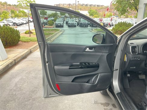 Used 2022 Kia Sportage EX image 18