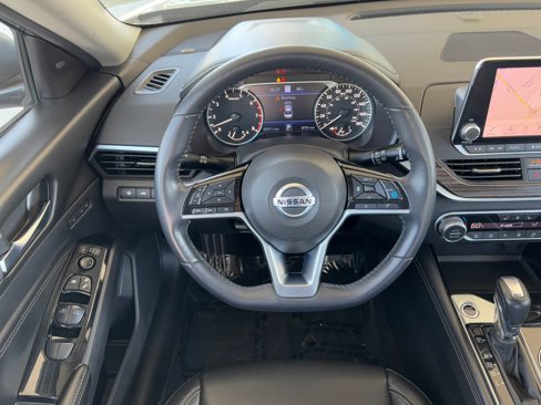 Used 2020 Nissan Altima 2.0 Platinum image 10