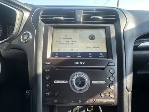 Used 2018 Ford Fusion Titanium image 14