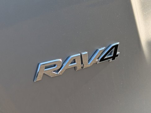 Used 2018 Toyota RAV4 XLE image 28