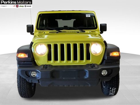 Used 2023 Jeep Wrangler Sport S image 2