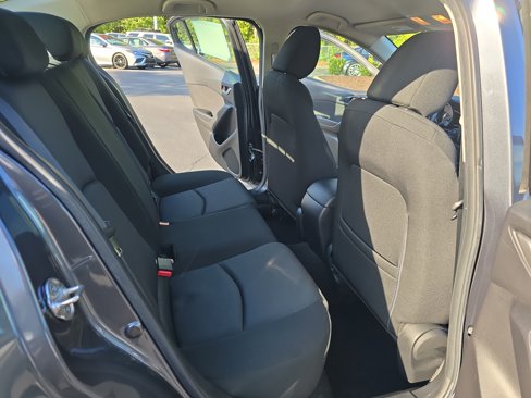 Used 2015 MAZDA MAZDA3 i Sport image 11