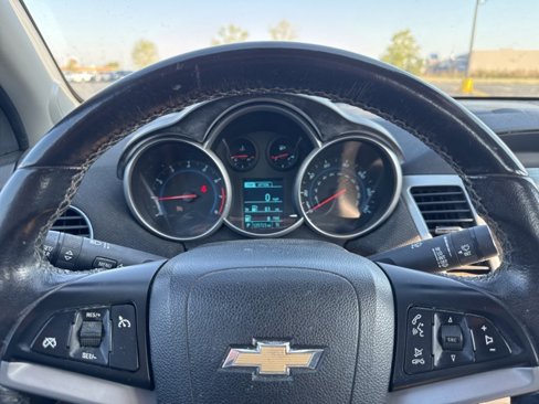 Used 2014 Chevrolet Cruze LT image 9