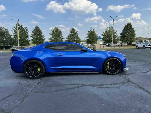 Used 2017 Chevrolet Camaro SS image 6