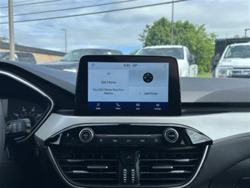 Used 2022 Ford Escape SE image 19