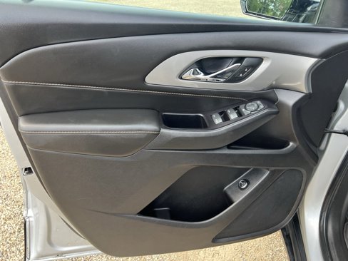 Used 2020 Chevrolet Traverse LT image 26
