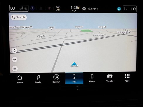 Used 2024 Chrysler Pacifica Select image 10