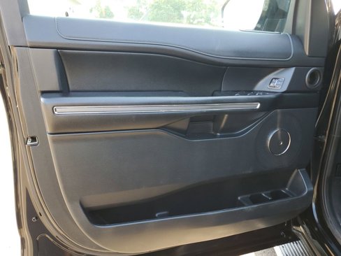 Used 2020 Ford Expedition Max XLT w/ Equipment Group 202A image 11