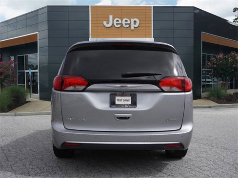 Used 2020 Chrysler Pacifica Limited w/ Tire & Wheel Group image 29