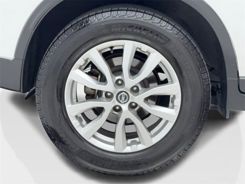 Used 2018 Nissan Rogue SV image 52