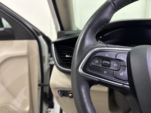 Used 2021 Buick Envision Essence image 38