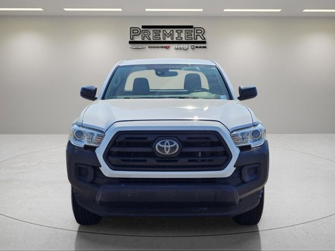 Used 2018 Toyota Tacoma SR image 2