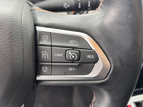 Used 2022 Jeep Compass Limited image 11