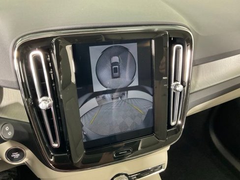 New 2025 Volvo XC40 B5 Plus w/ Protection Package Premier image 12