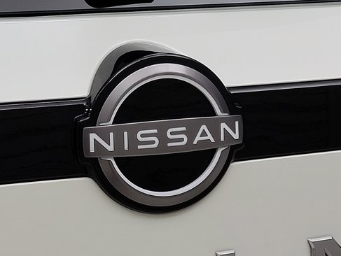 Used 2022 Nissan Pathfinder Platinum w/ Cargo Package image 9