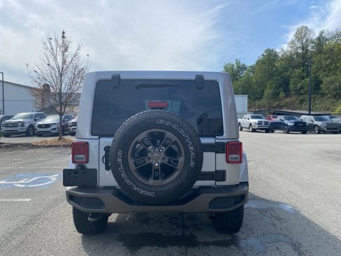 Used 2017 Jeep Wrangler Unlimited Sahara image 3
