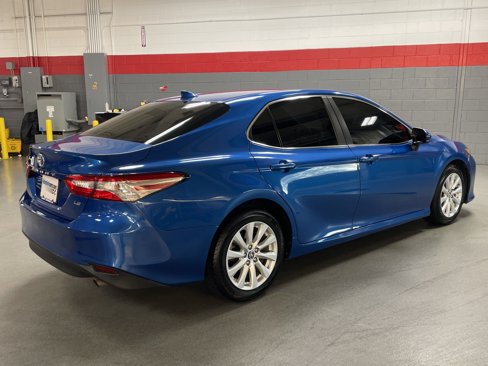 Used 2019 Toyota Camry LE image 10