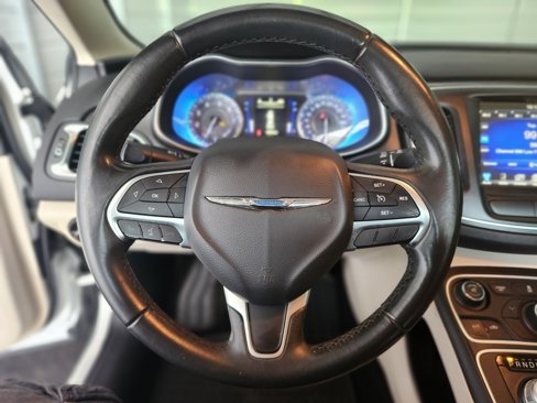 Used 2017 Chrysler 200 Limited Platinum image 27