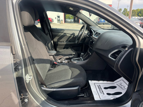 Used 2012 Dodge Avenger SE image 10