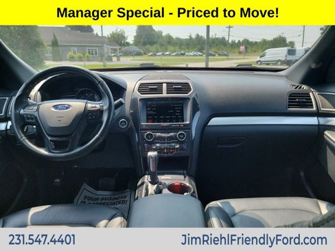 Used 2017 Ford Explorer XLT w/ Equipment Group 202A image 9