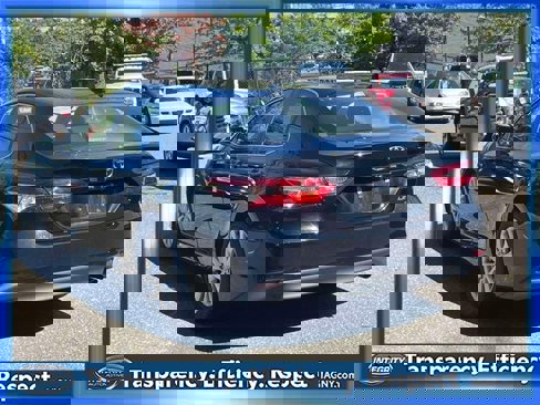 Used 2020 Toyota Camry LE image 8
