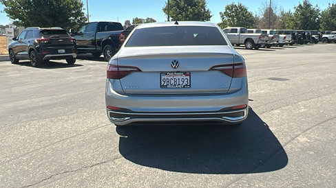 Used 2022 Volkswagen Jetta SEL image 4