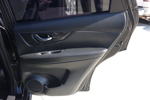 Used 2018 Nissan Rogue SV image 19